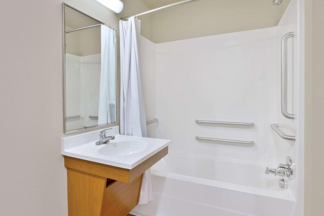 Woodspring Suites Midland Kültér fotó
