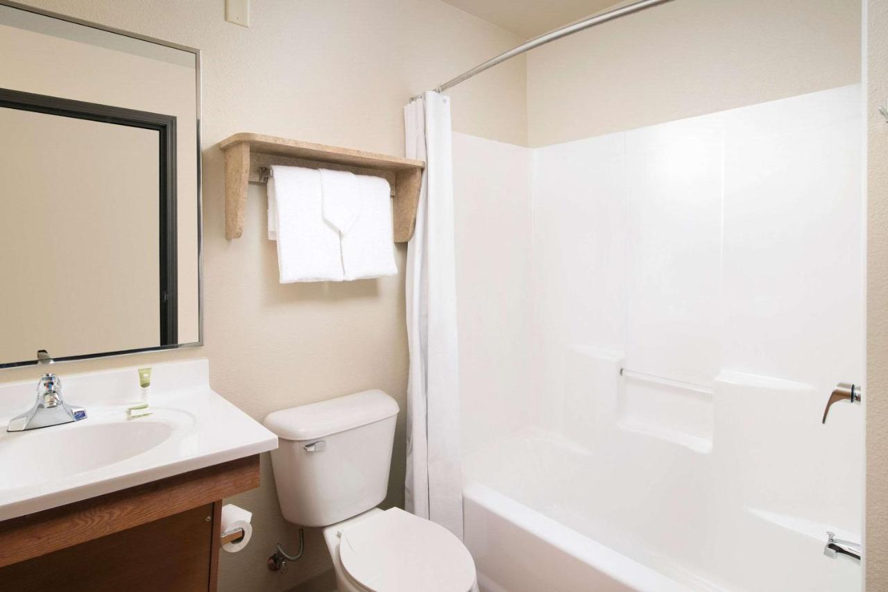 Woodspring Suites Midland Kültér fotó