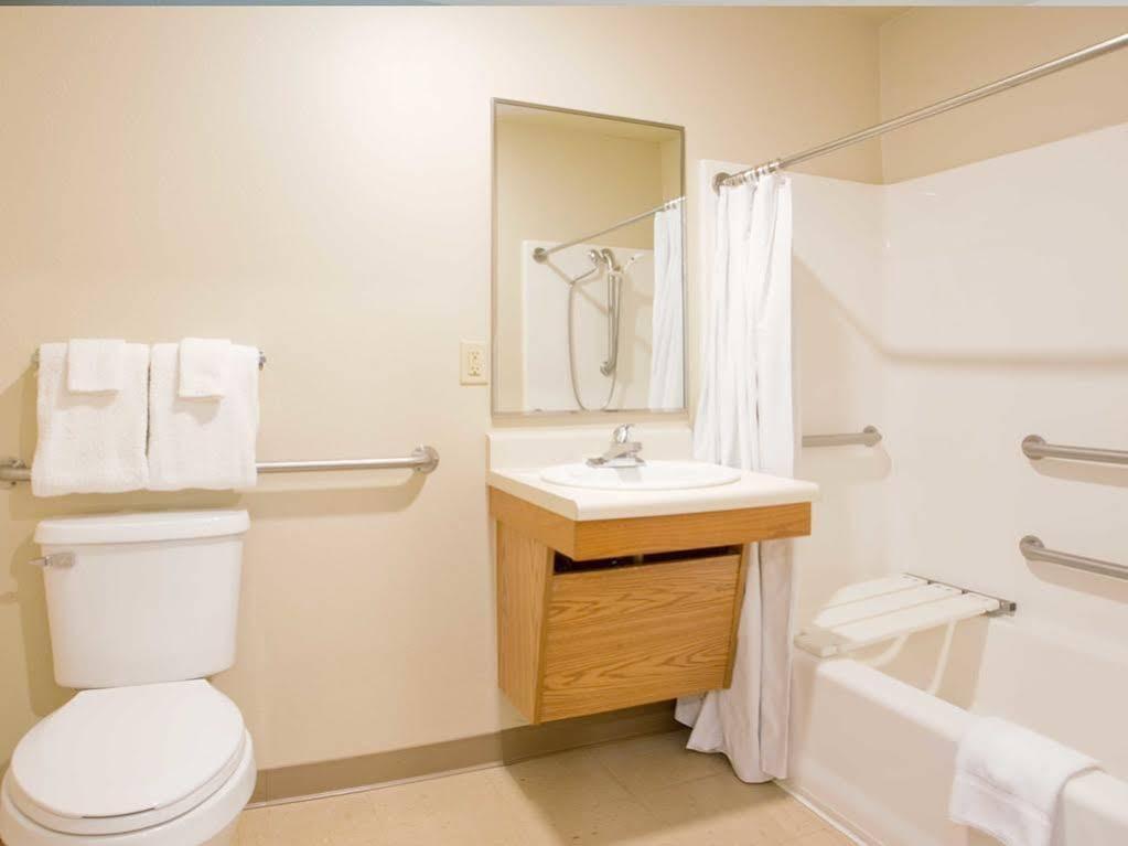 Woodspring Suites Midland Kültér fotó