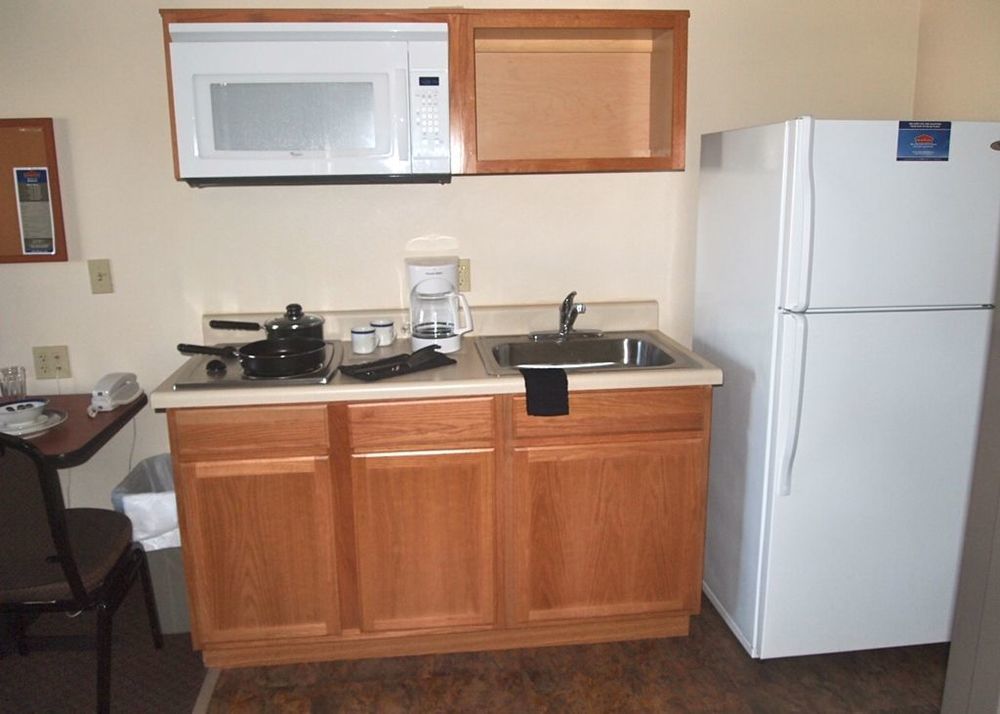Woodspring Suites Midland Szoba fotó