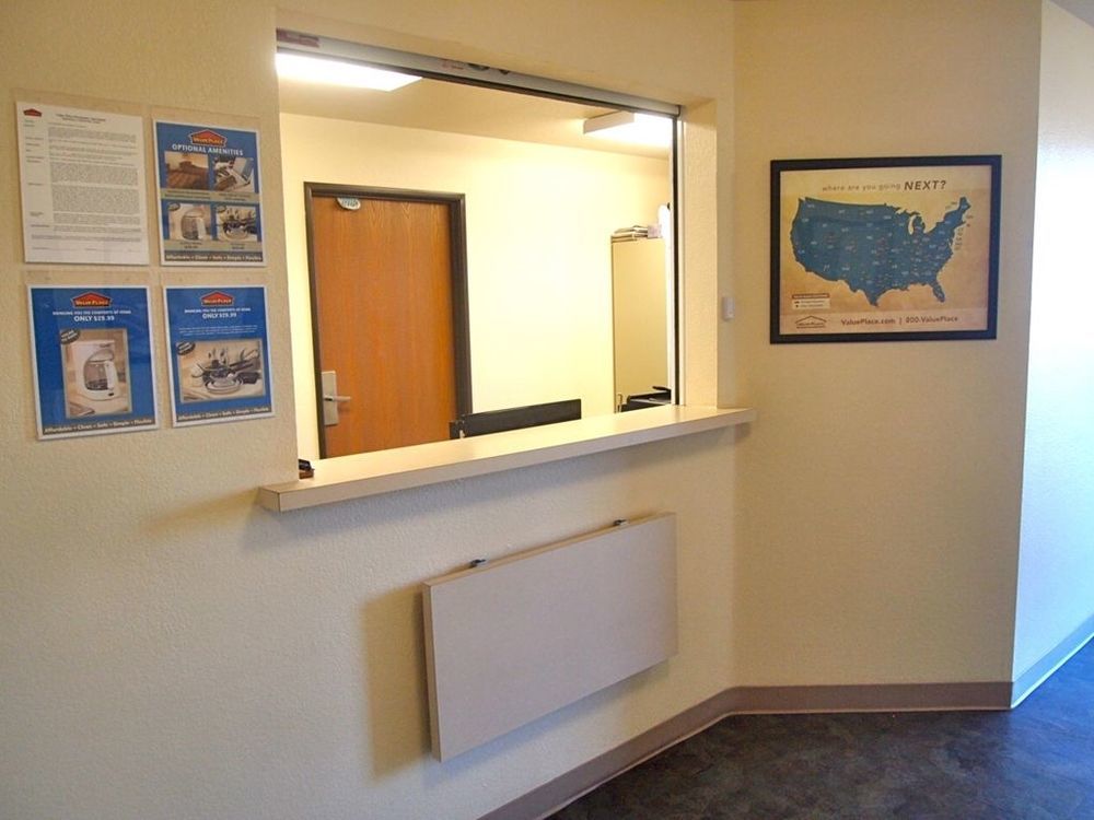 Woodspring Suites Midland Beltér fotó