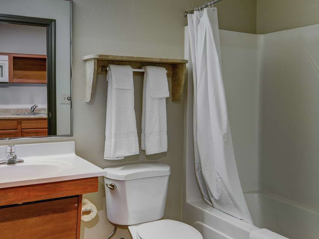 Woodspring Suites Midland Szoba fotó