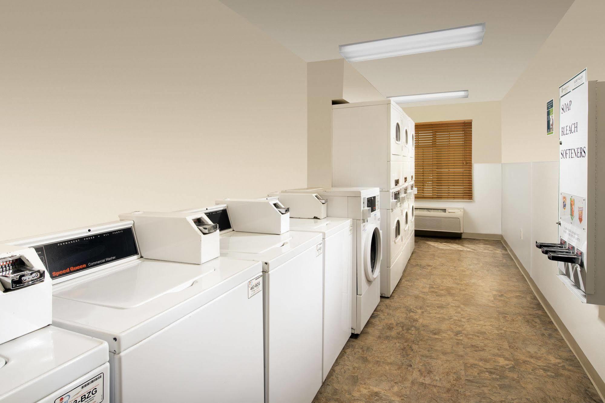 Woodspring Suites Midland Kültér fotó